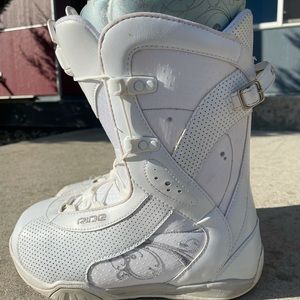 Women’s Ride Snowboard Boots - Size 8